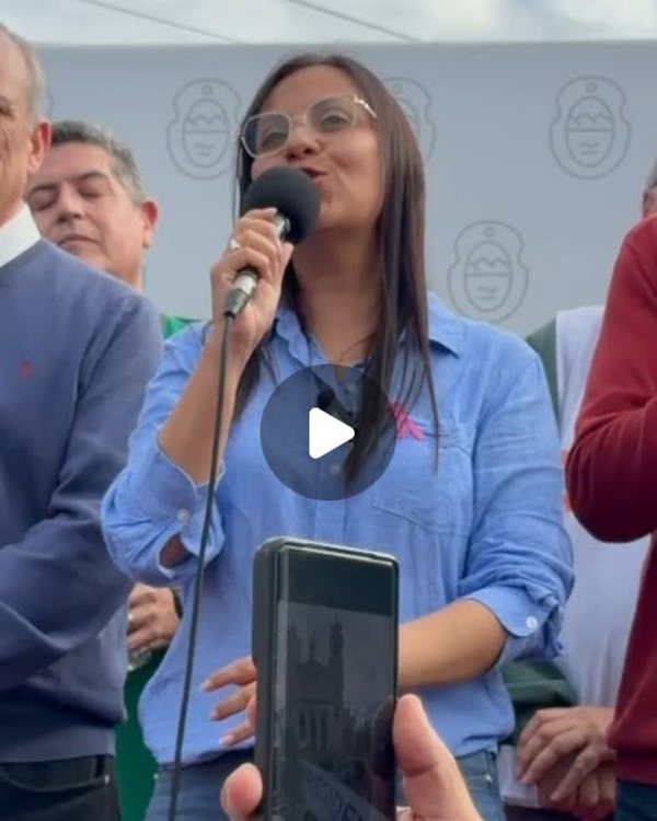 Oradora durante el acto de la 5ta Marcha Federal Universitaria